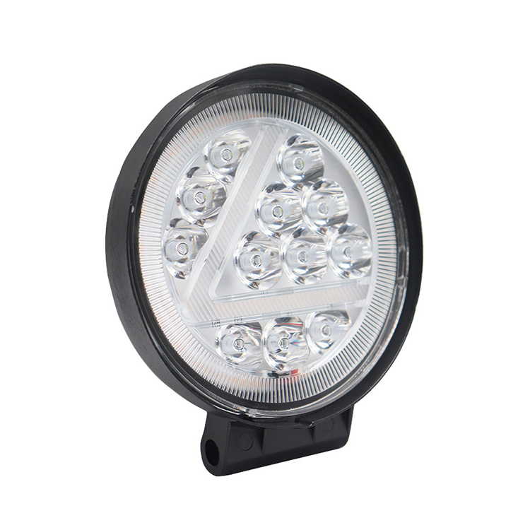 Автомобильный LED рабочий фонарь с белым мигающим режимом  
